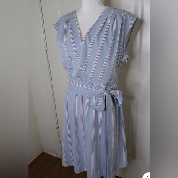 Vineyard Vines Seersucker Nautical Beach Bimini Blue Dress Size 4 NWT - Picture 4 of 9